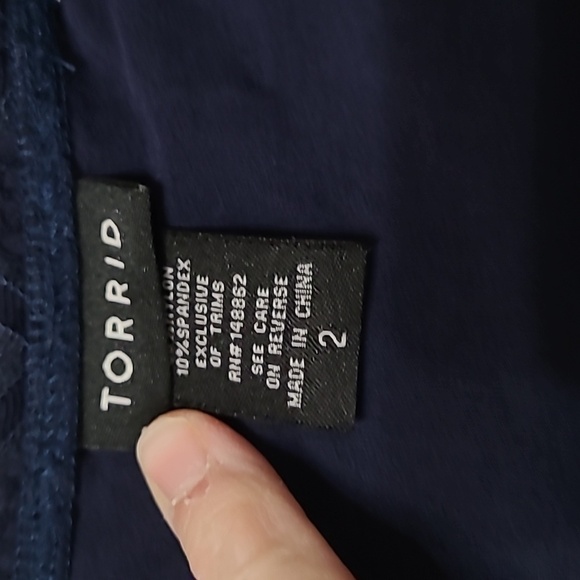 Torrid Navy Blue Camisole with Lace Detail & Adjustable Straps size 2 (2X 18-20) - Picture 4 of 7